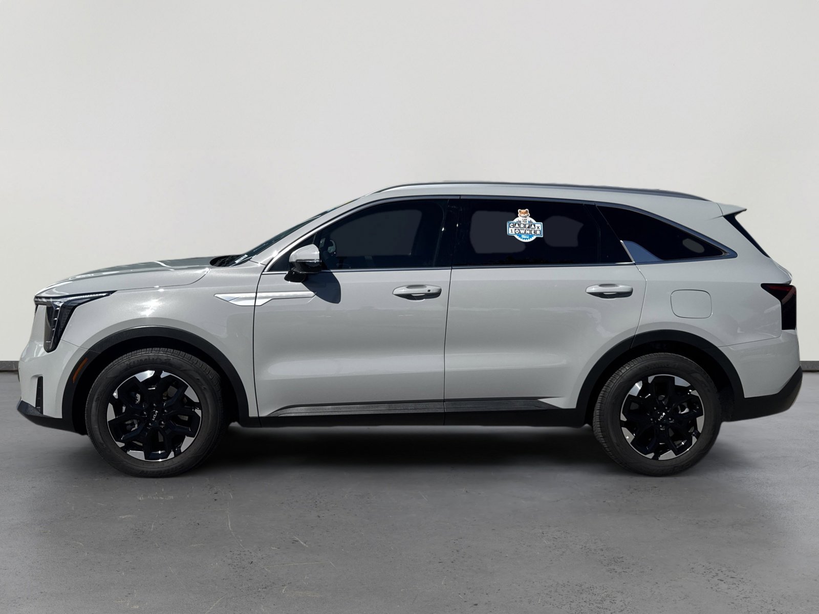 2024 Kia Sorento S photo 3