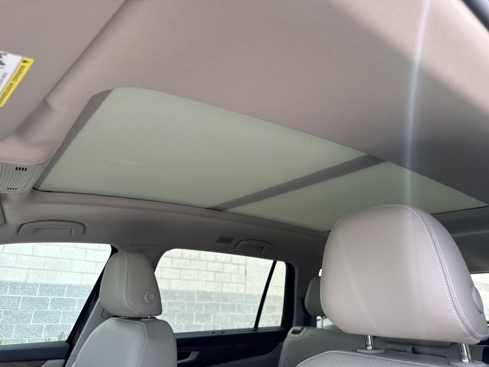 2025 Volkswagen Atlas SE w/Tech - Photo 18