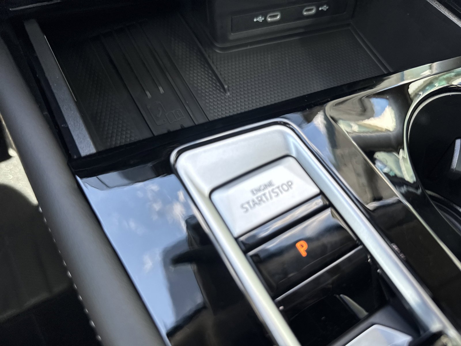 2026 Volkswagen Atlas SE w/Tech - Photo 25