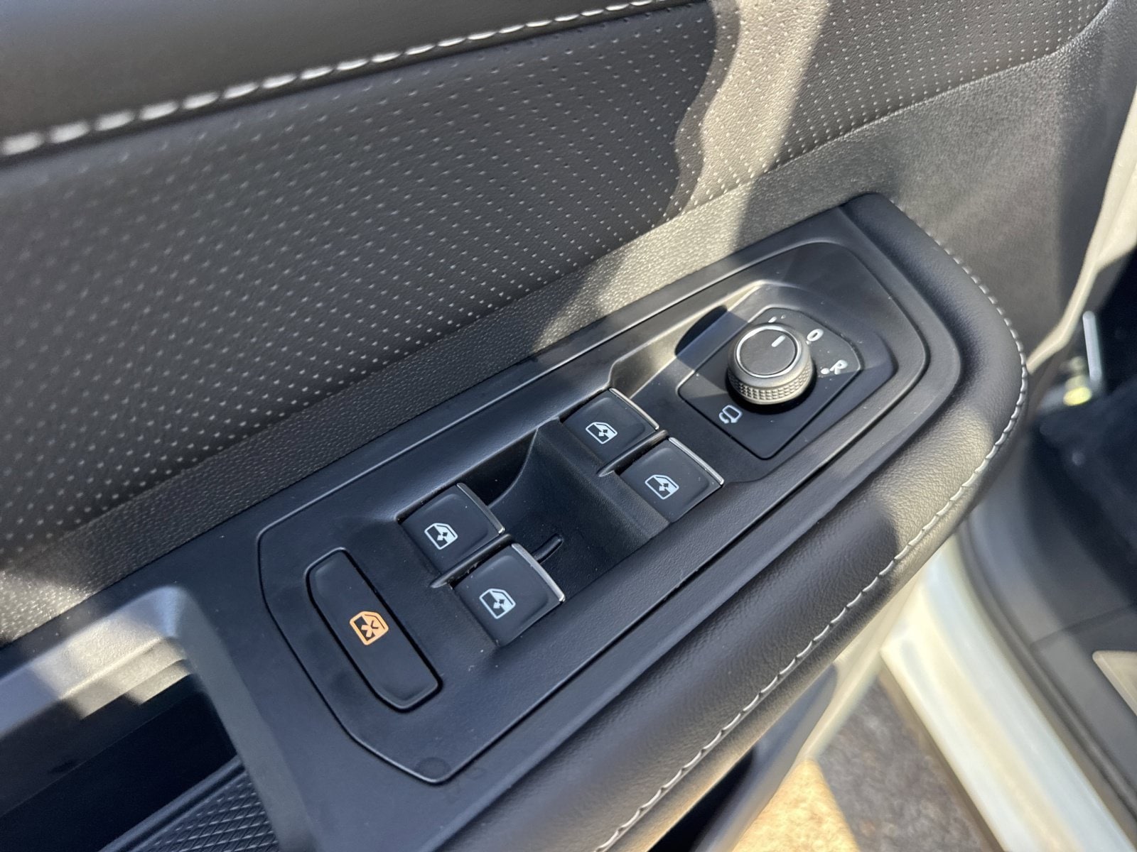 2026 Volkswagen Atlas SEL Premium R-Line - Photo 15