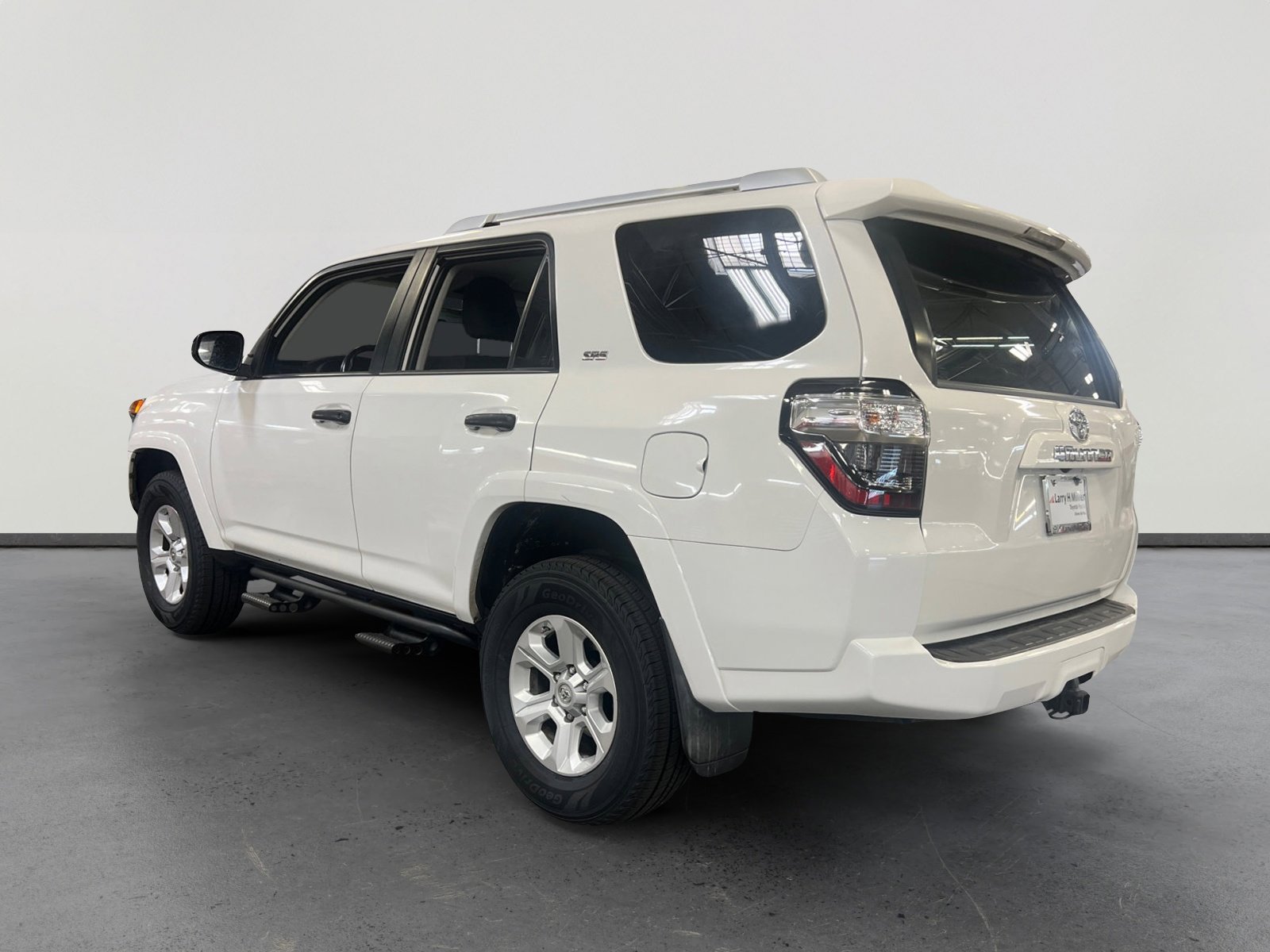 2018 Toyota 4Runner SR5 photo 3