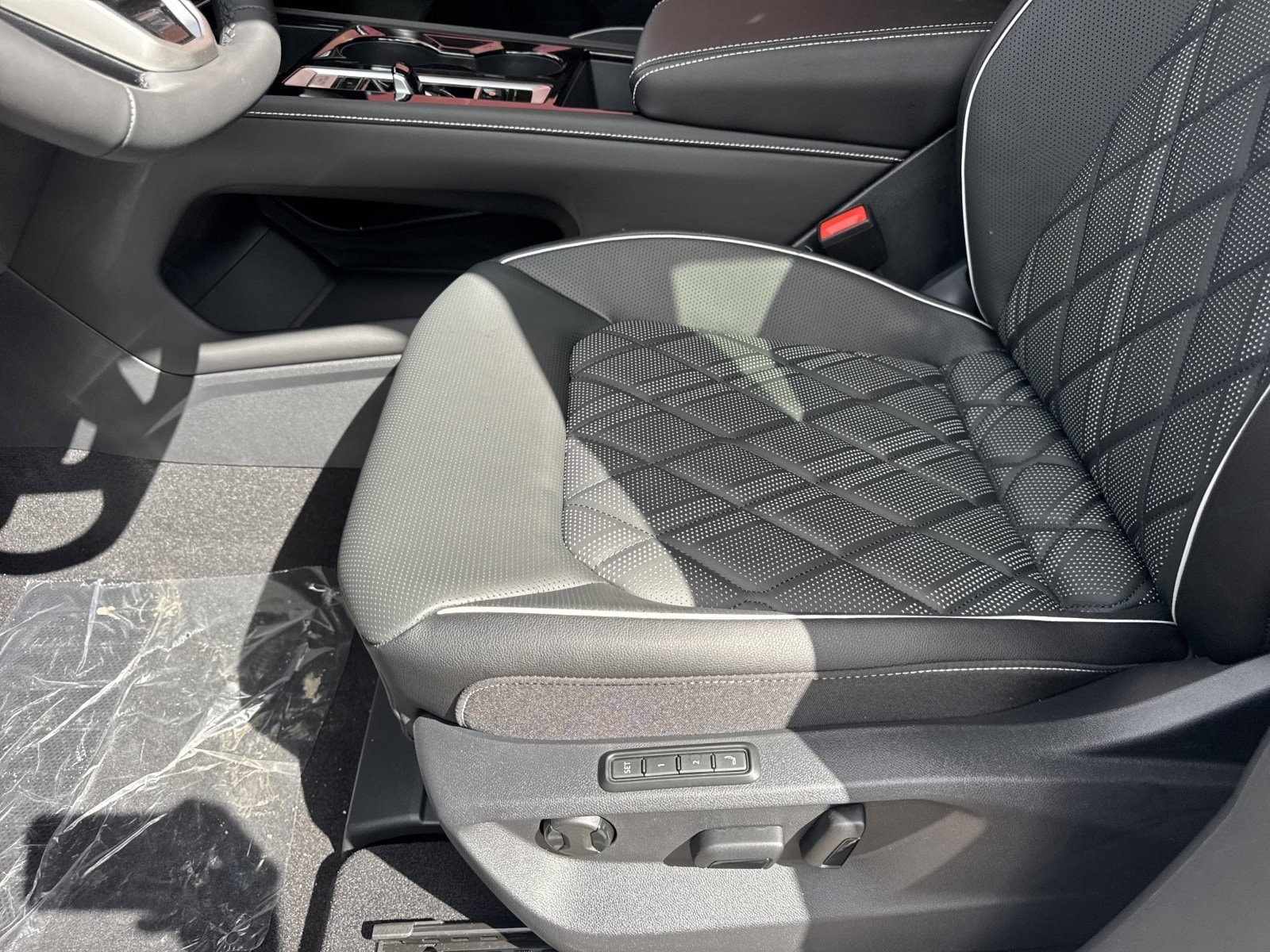 2026 Volkswagen Atlas SEL Premium R-Line - Photo 17