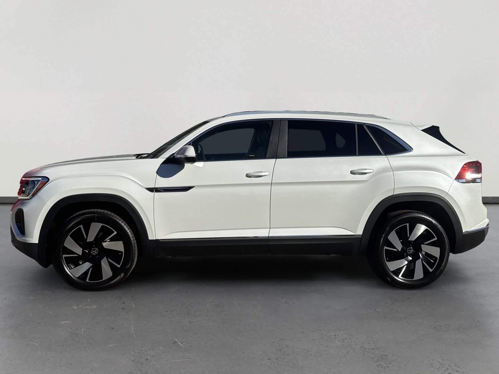 2026 Volkswagen Atlas Cross Sport SEL photo 3