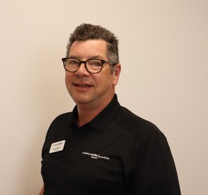 Staff member Karl Kompe from ID_99af47bb93cb