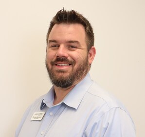 Staff member Tom Bernath from ID_99af47bb93cb