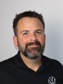 Staff member Erik Anderson from ID_99af47bb93cb