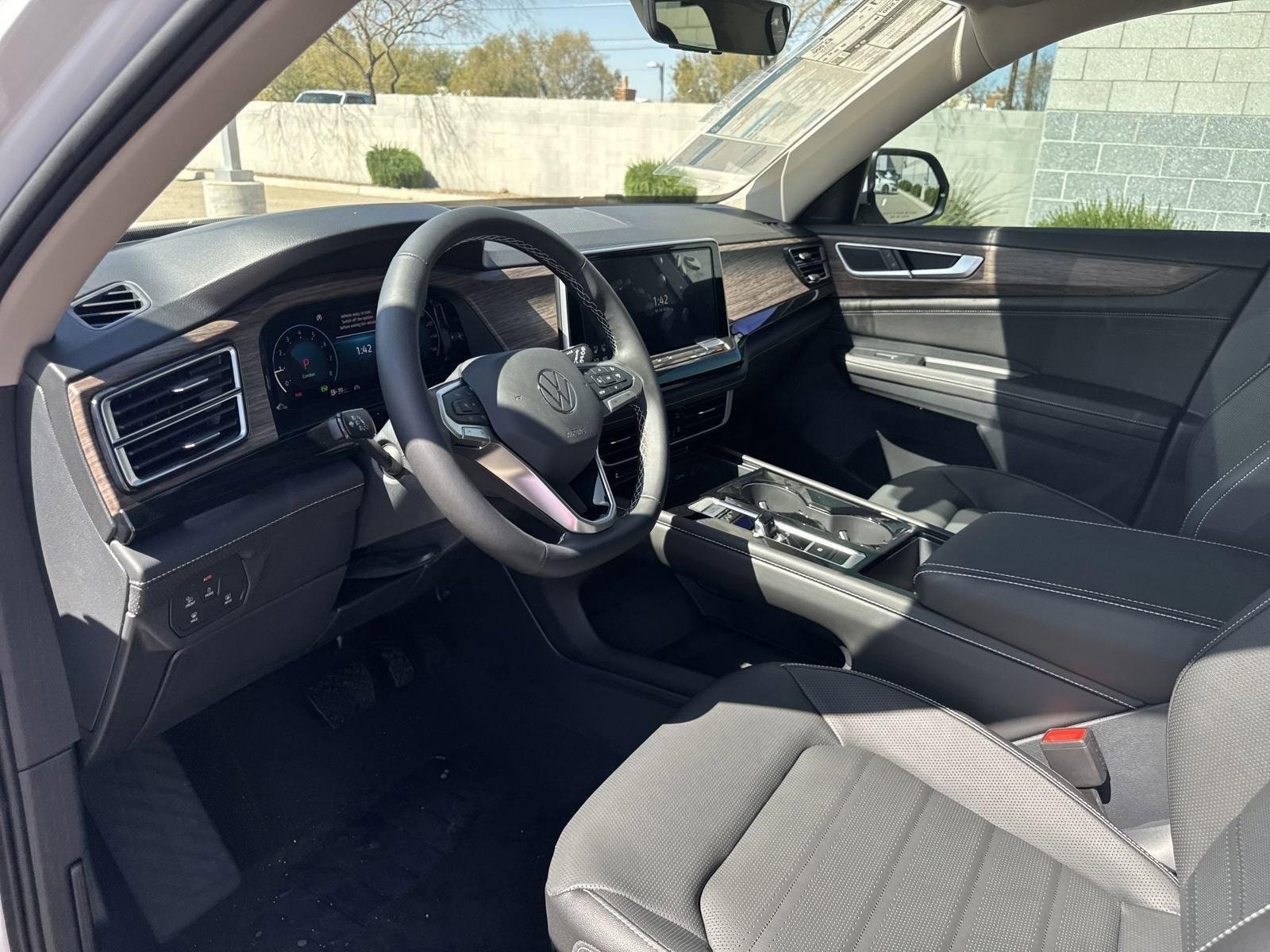 2025 Volkswagen Atlas SEL - Photo 12