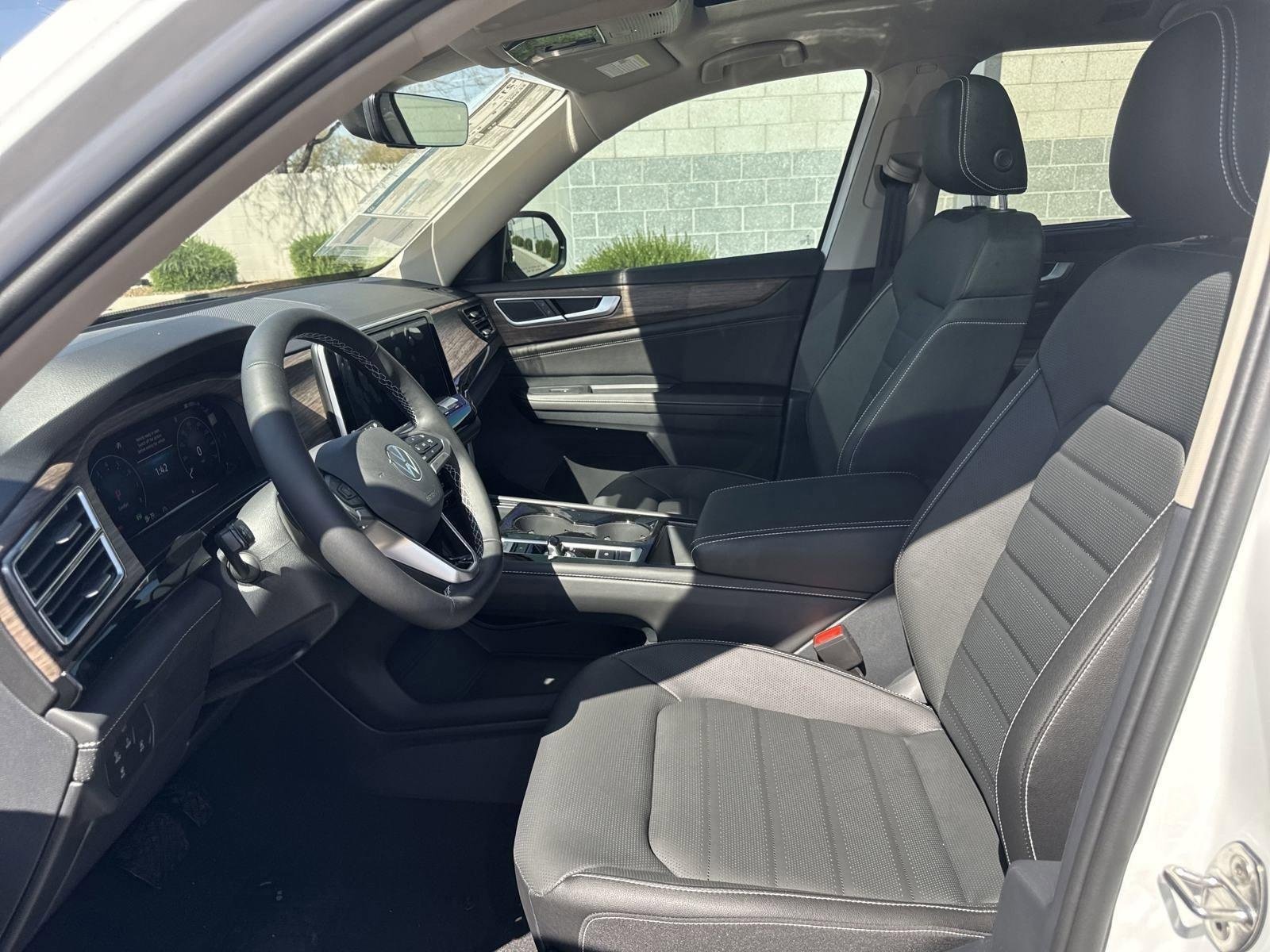 2025 Volkswagen Atlas SEL - Photo 11