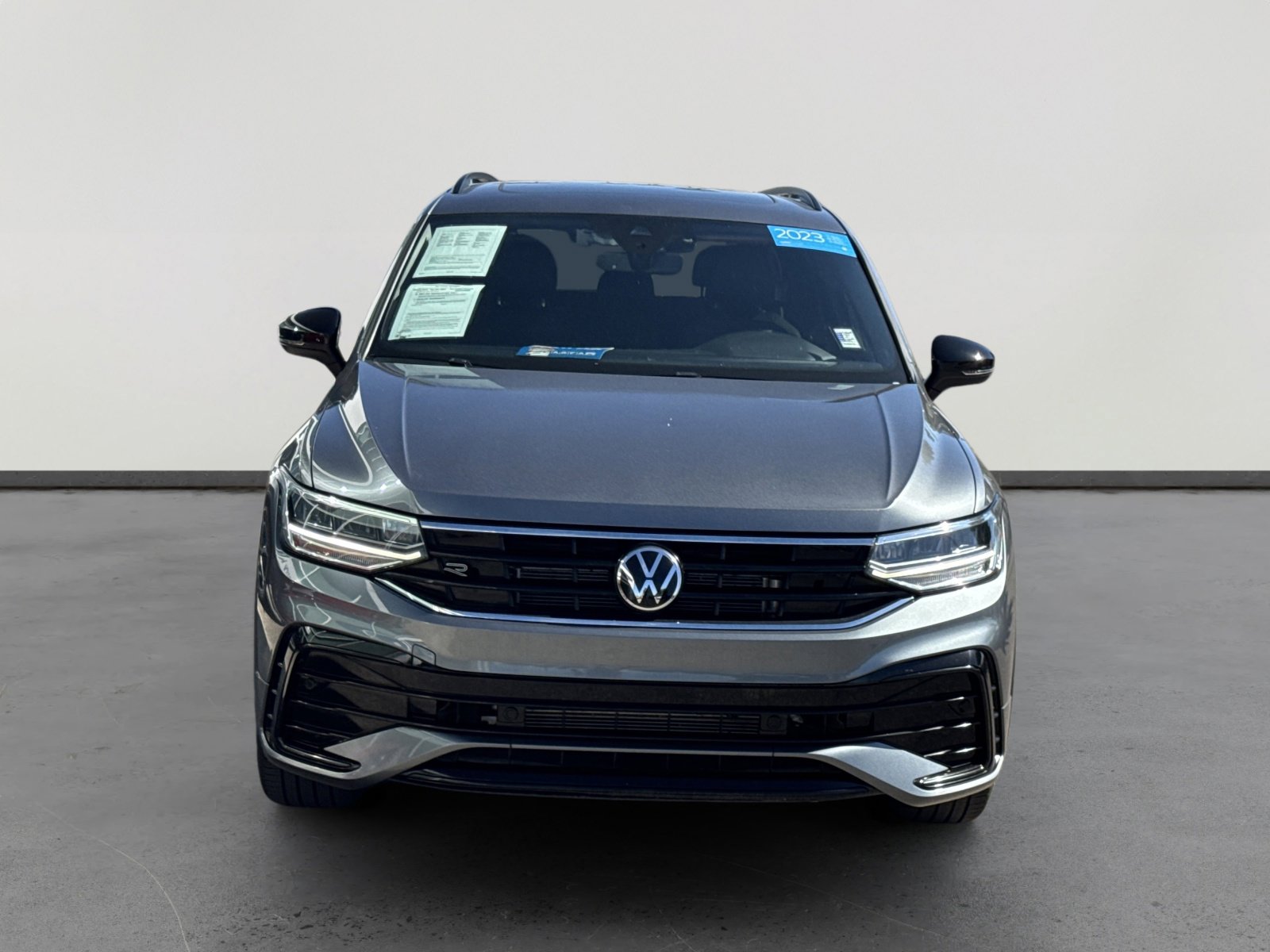2023 Volkswagen Tiguan SE R-Line Black photo 2