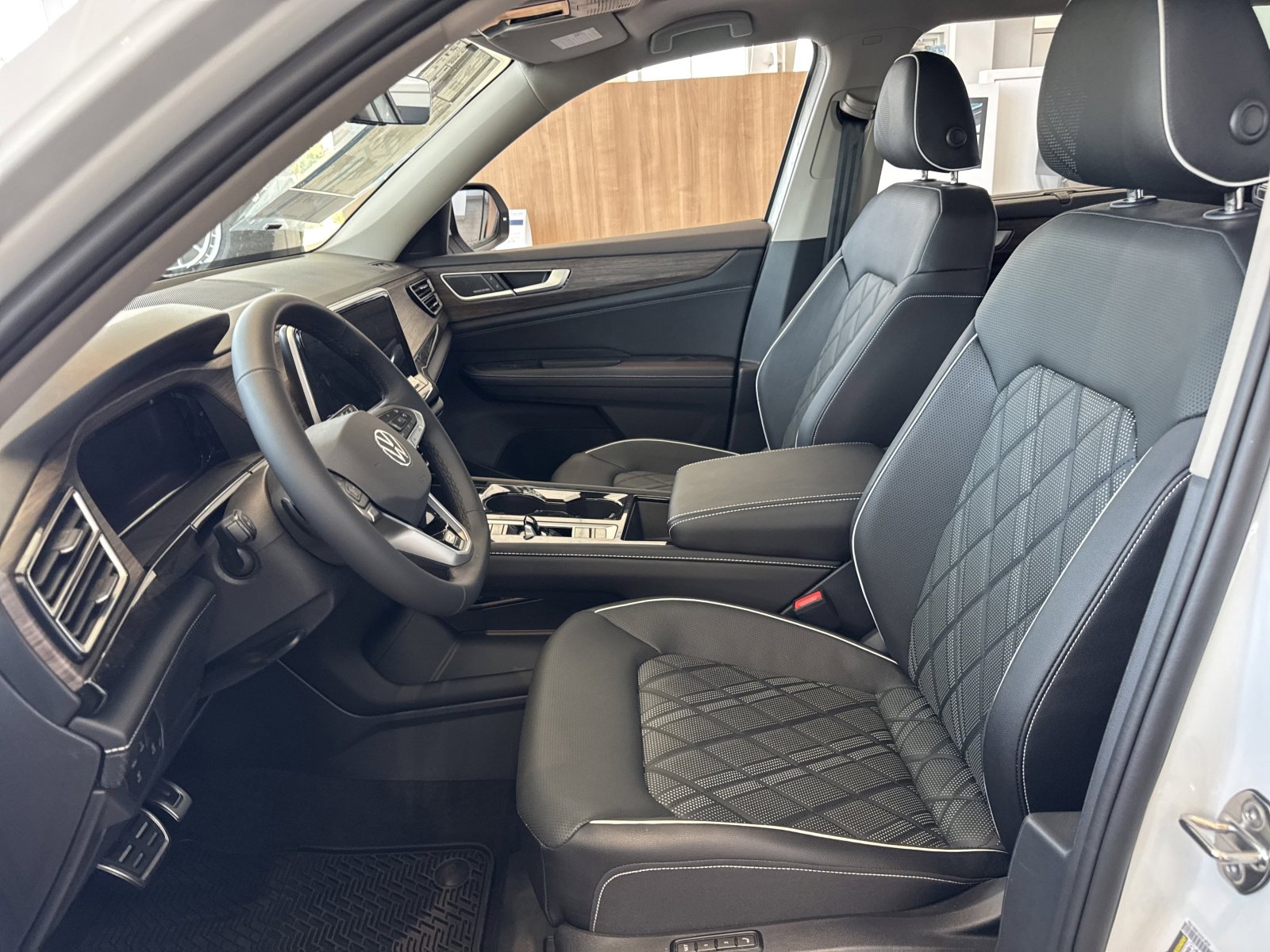 2026 Volkswagen Atlas SEL Premium R-Line - Photo 10