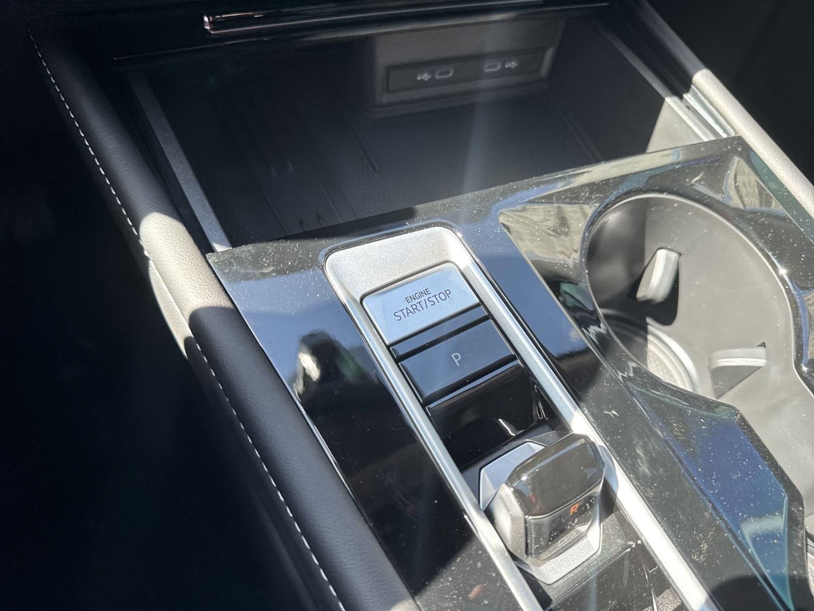 2025 Volkswagen Atlas SEL - Photo 28