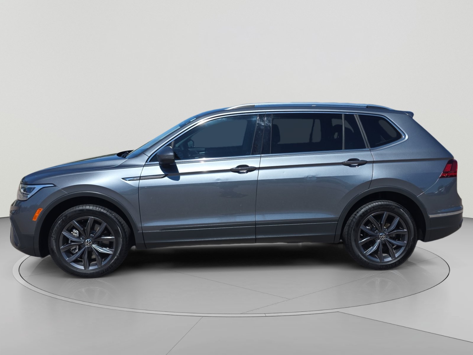 Used 2023 Volkswagen Tiguan SE SUV