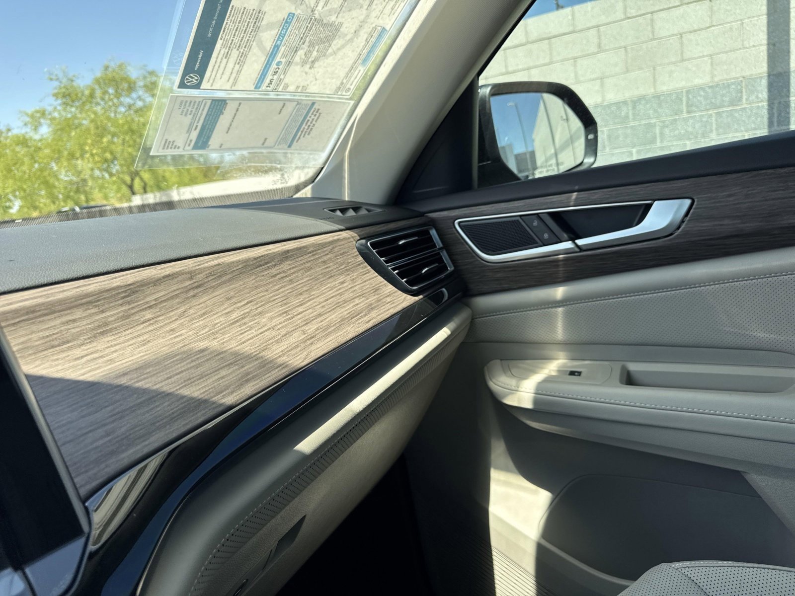 2025 Volkswagen Atlas SEL - Photo 30