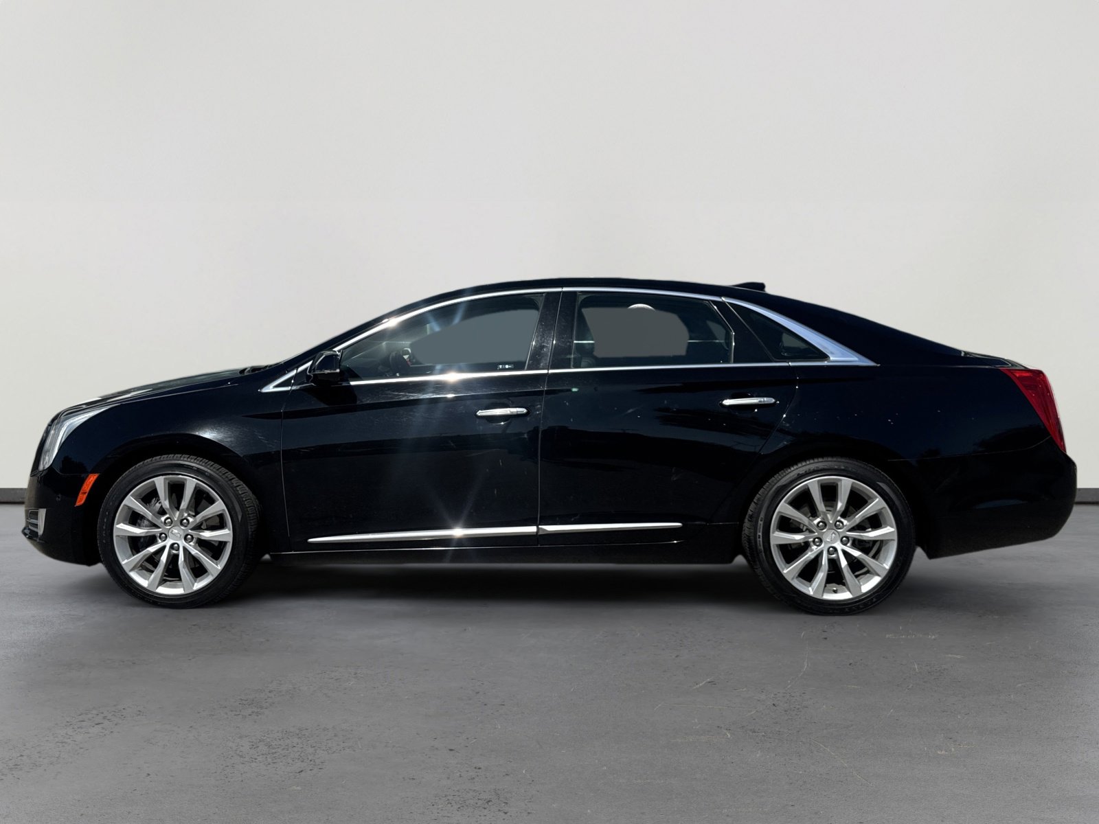 2016 Cadillac XTS Luxury photo 3