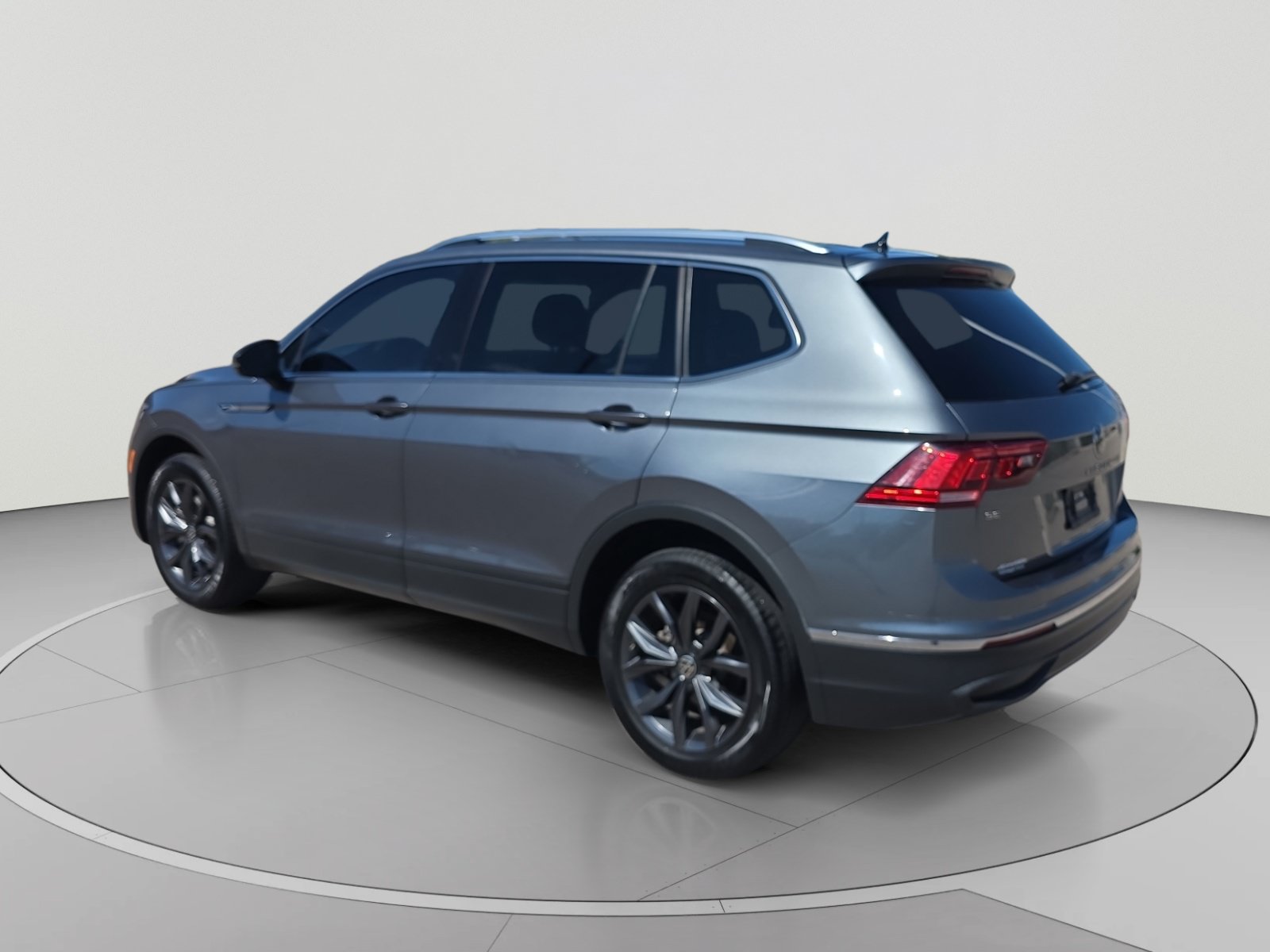 Used 2023 Volkswagen Tiguan SE SUV