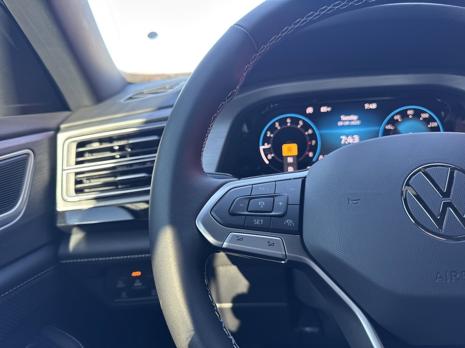 2026 Volkswagen Atlas Cross Sport SE w/Tech - Photo 30