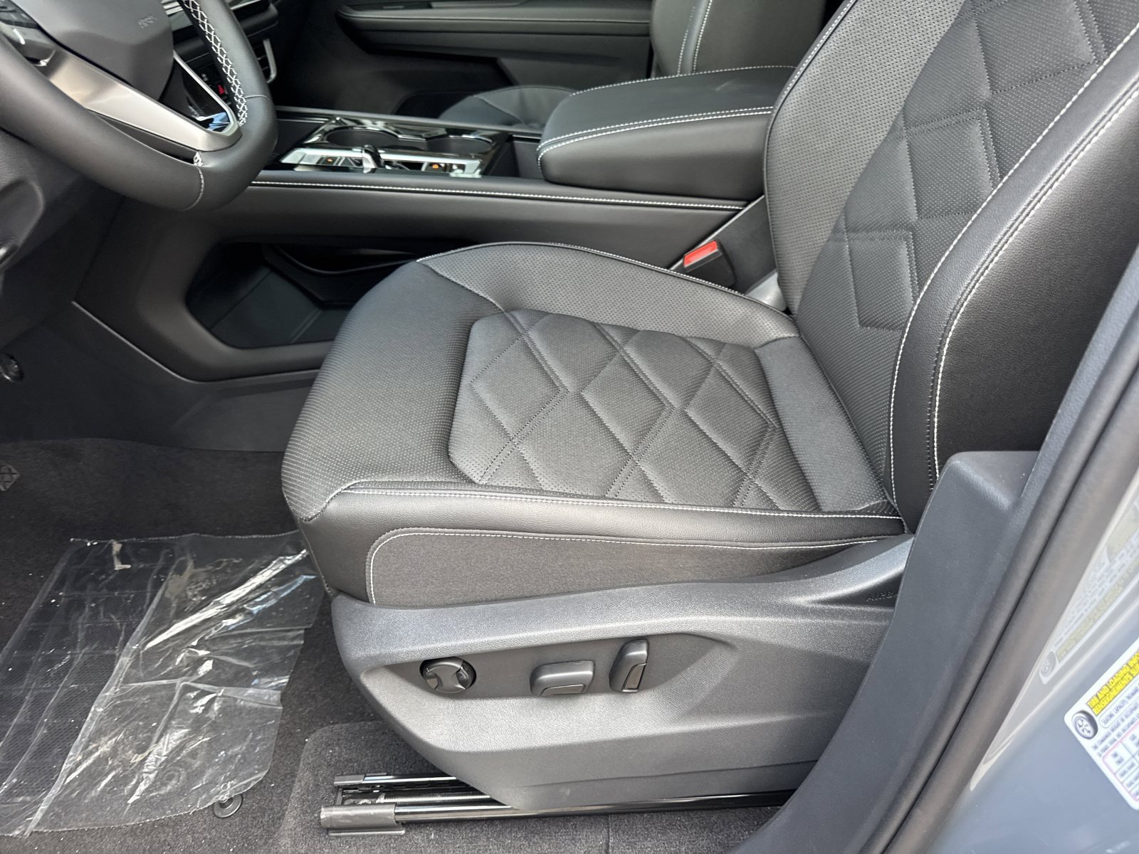 2026 Volkswagen Atlas SE w/Tech - Photo 16