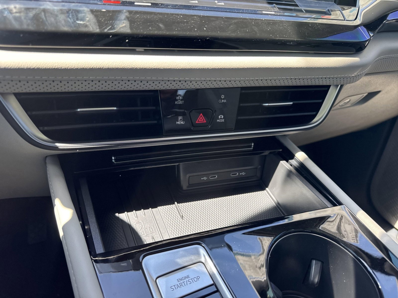 2025 Volkswagen Atlas SEL - Photo 27