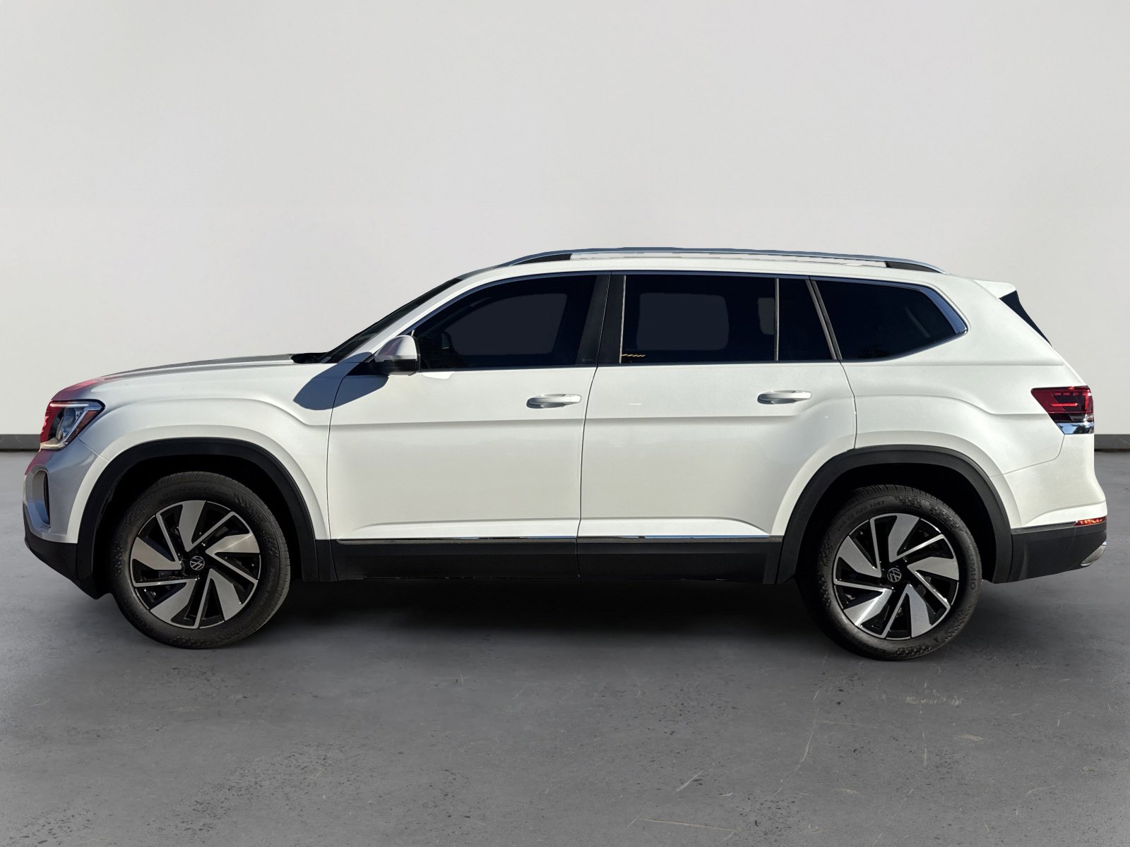 2026 Volkswagen Atlas SEL photo 3