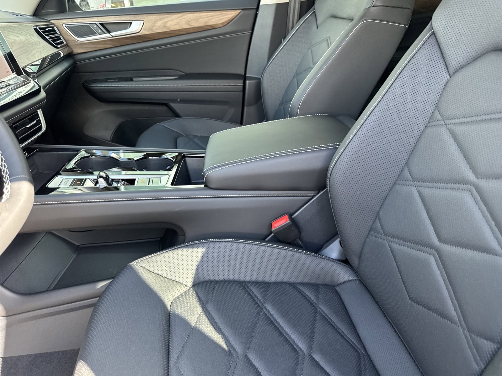2026 Volkswagen Atlas SE w/Tech - Photo 17