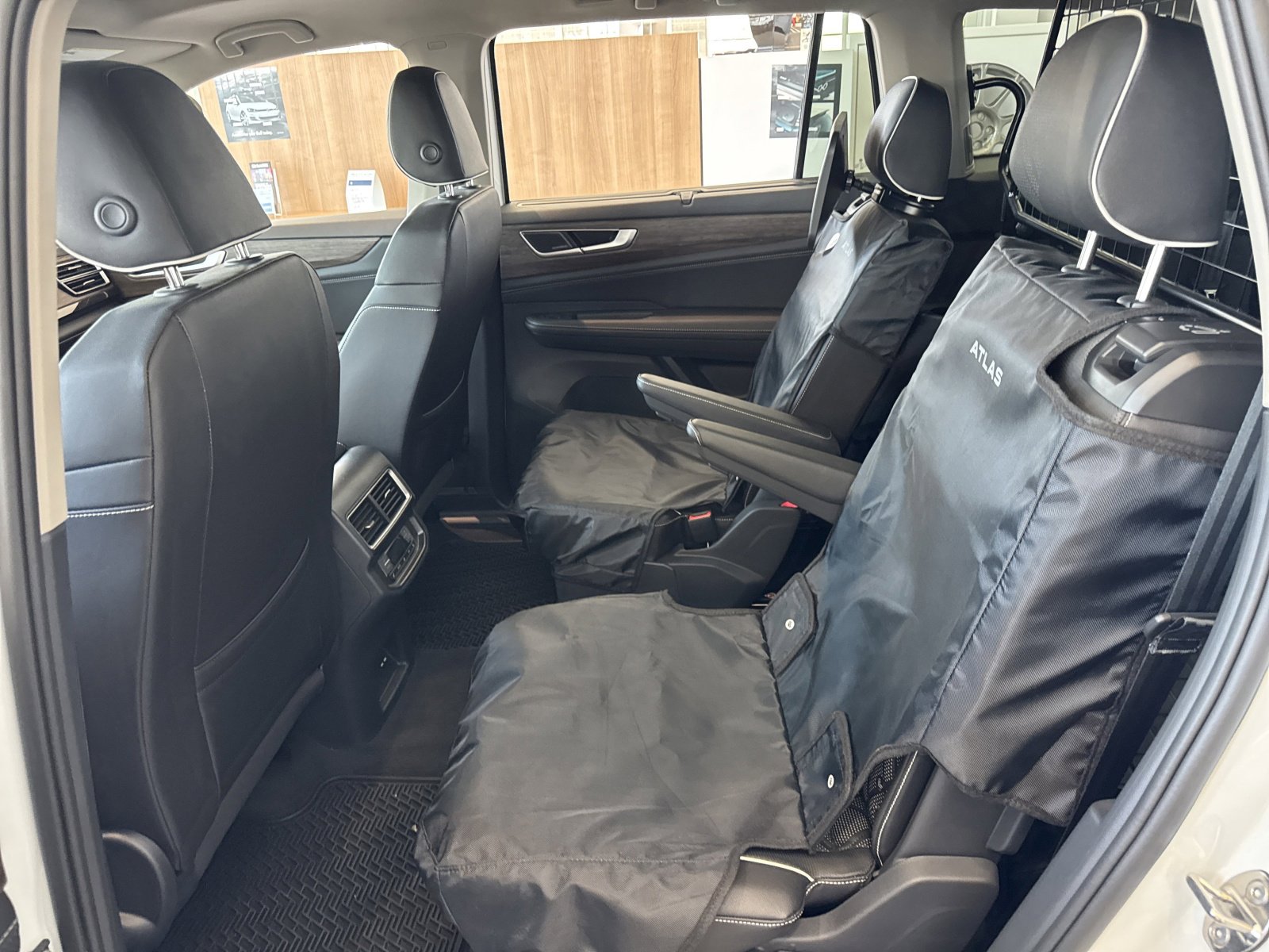 2026 Volkswagen Atlas SEL Premium R-Line - Photo 23