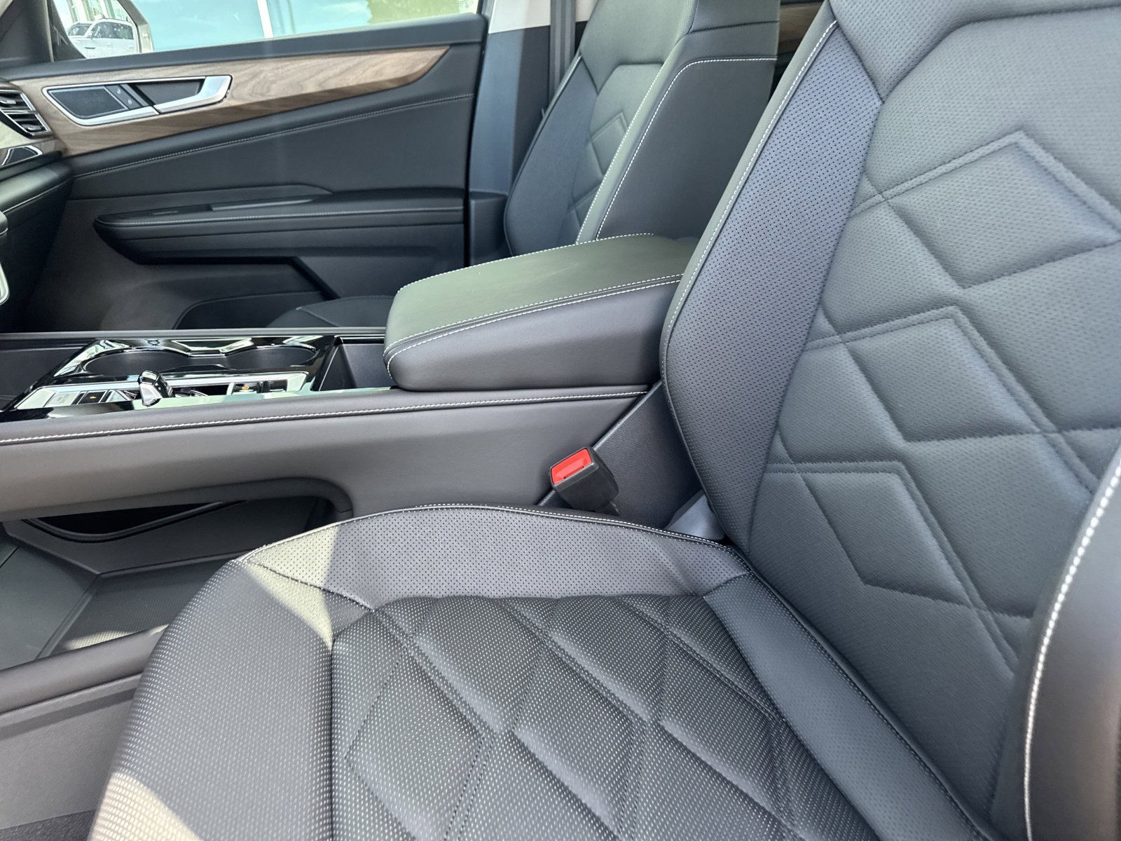 2026 Volkswagen Atlas SE w/Tech - Photo 15