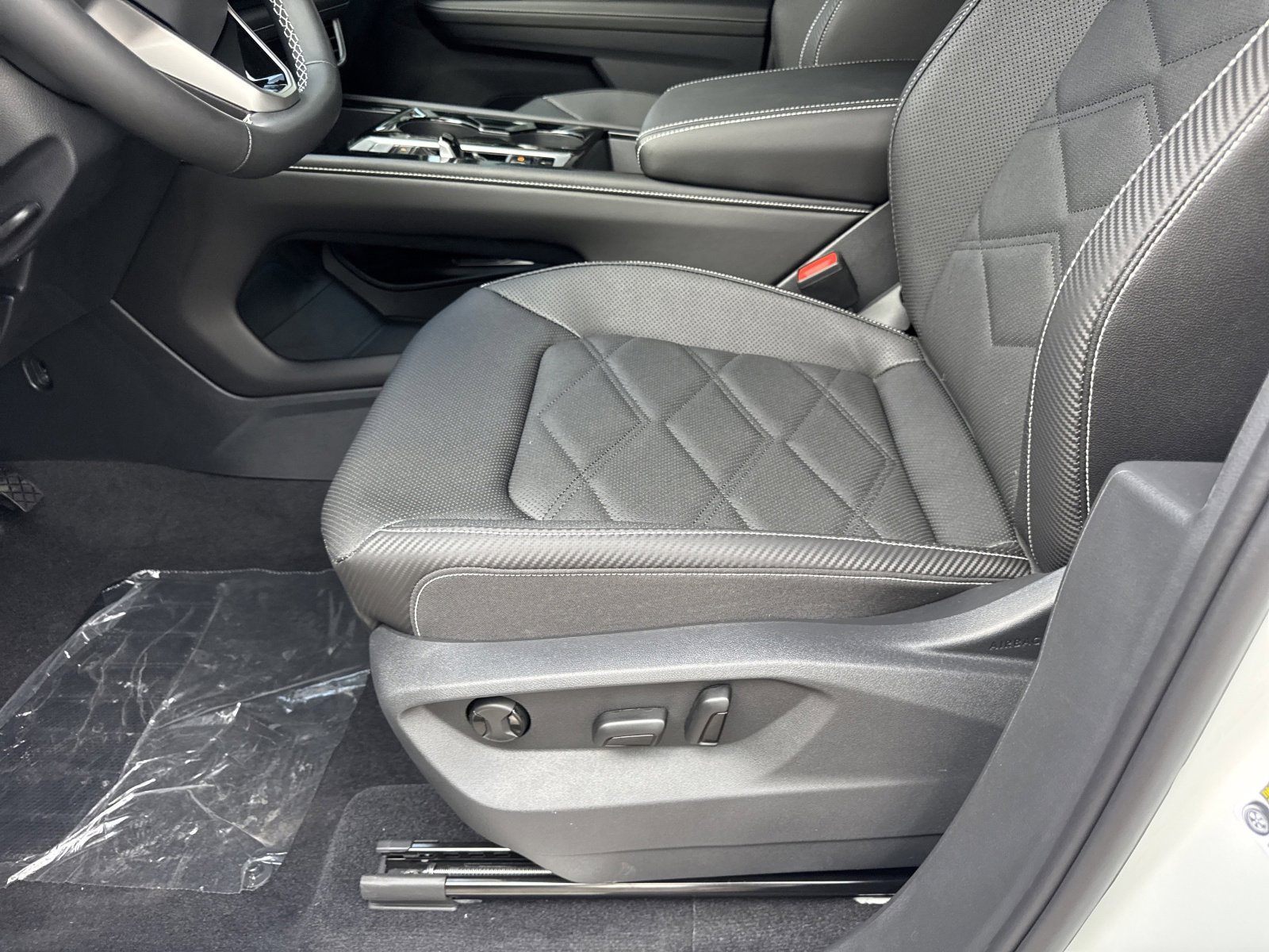 2026 Volkswagen Atlas Cross Sport SE w/Tech - Photo 16