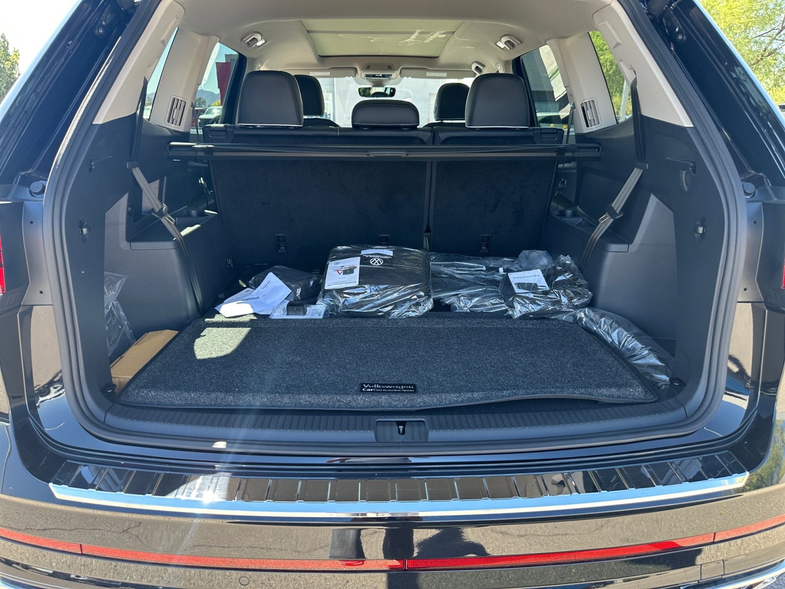 2025 Volkswagen Atlas SEL Premium R-Line - Photo 35