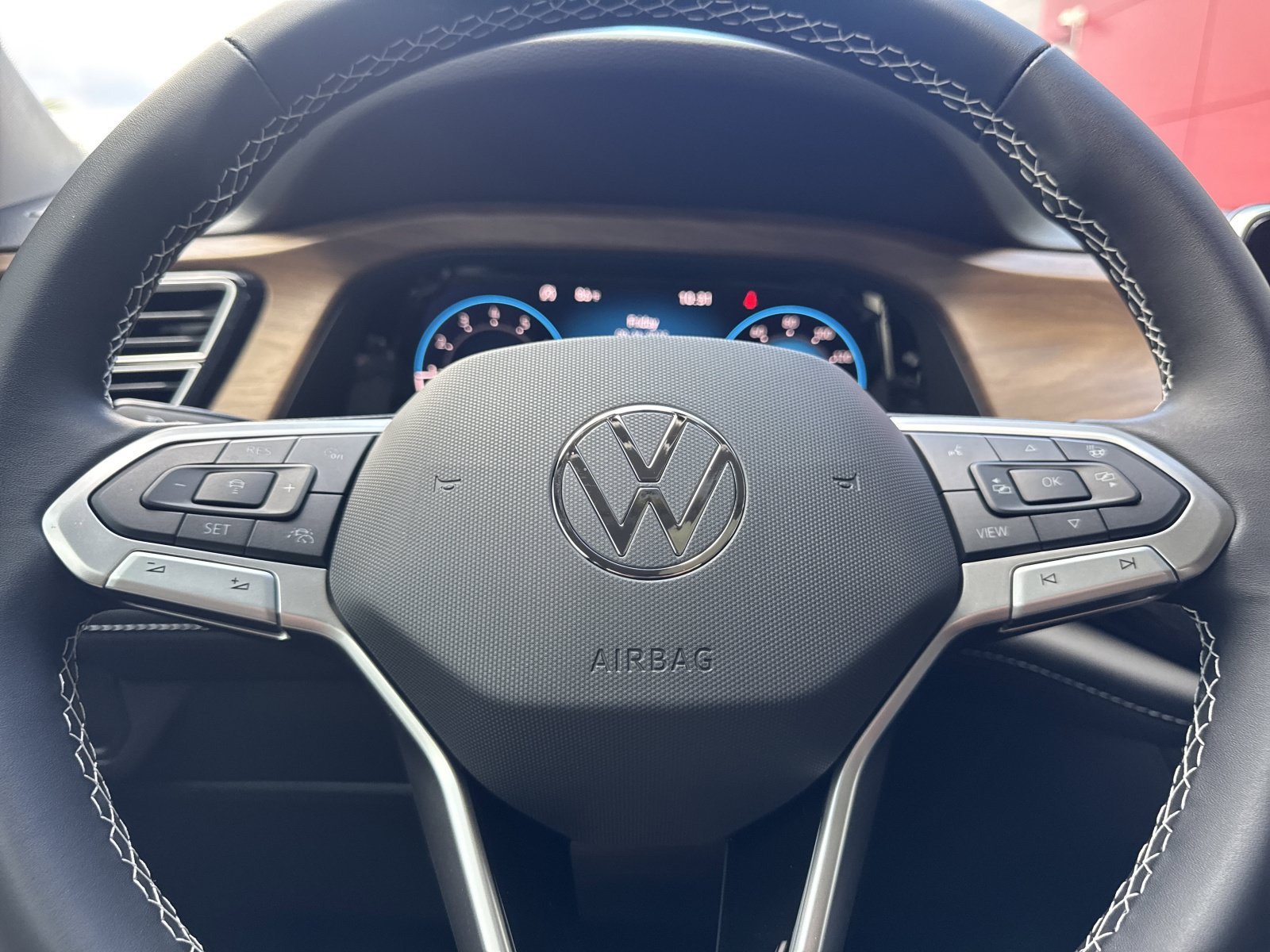 2026 Volkswagen Atlas SE w/Tech - Photo 30