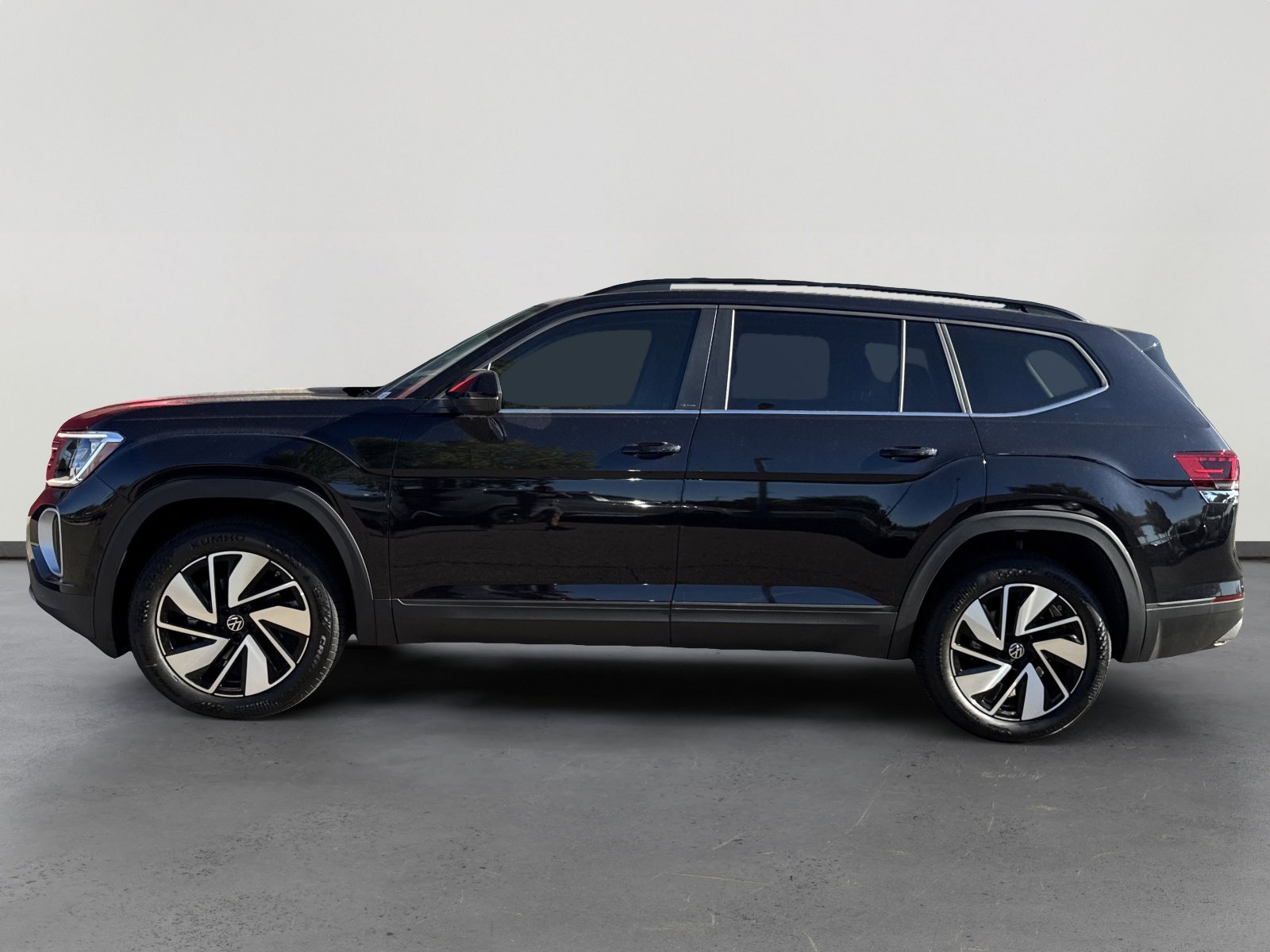 2026 Volkswagen Atlas SE Technology photo 2