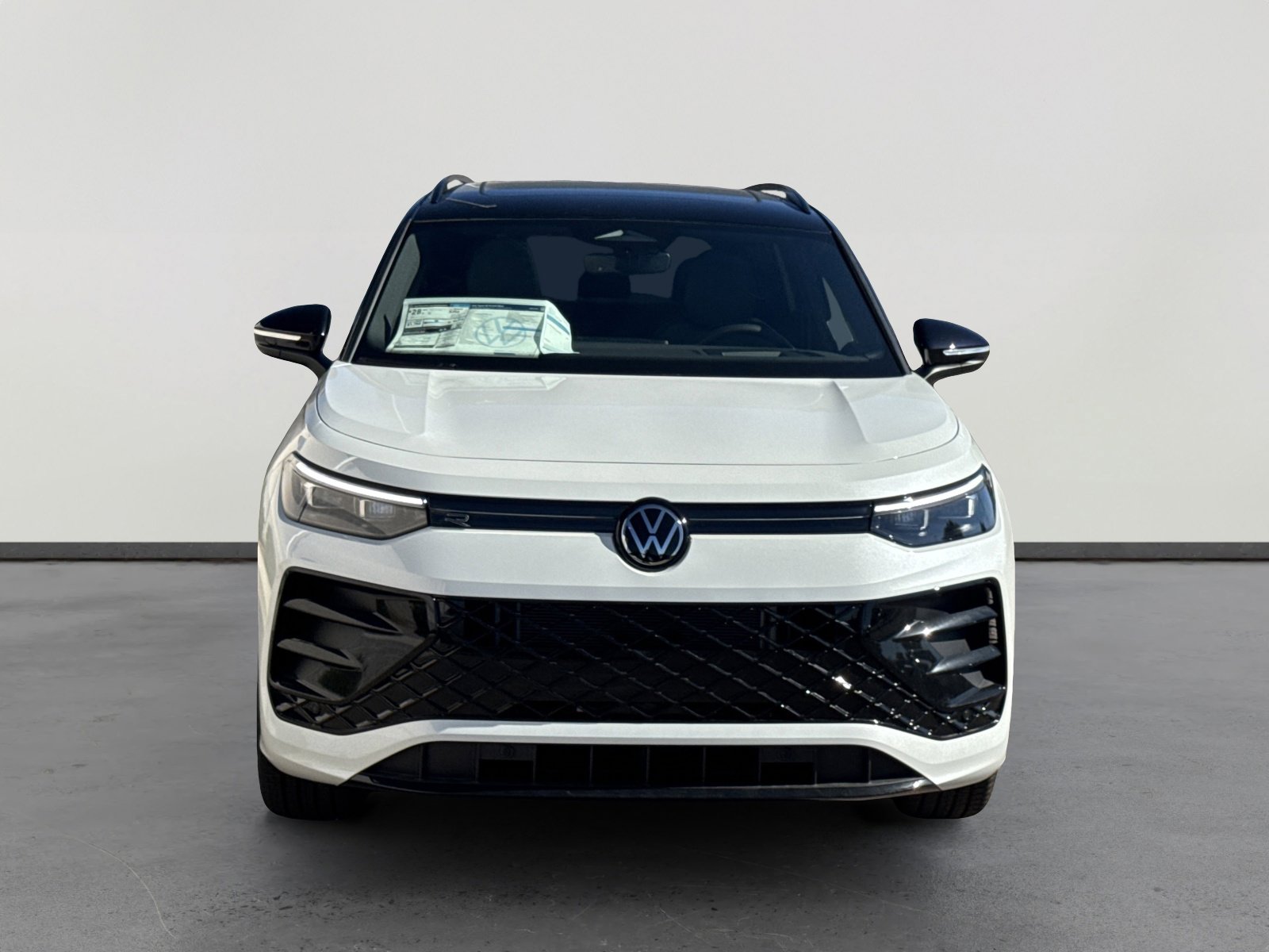 2026 Volkswagen Tiguan SE R-Line Black photo 2