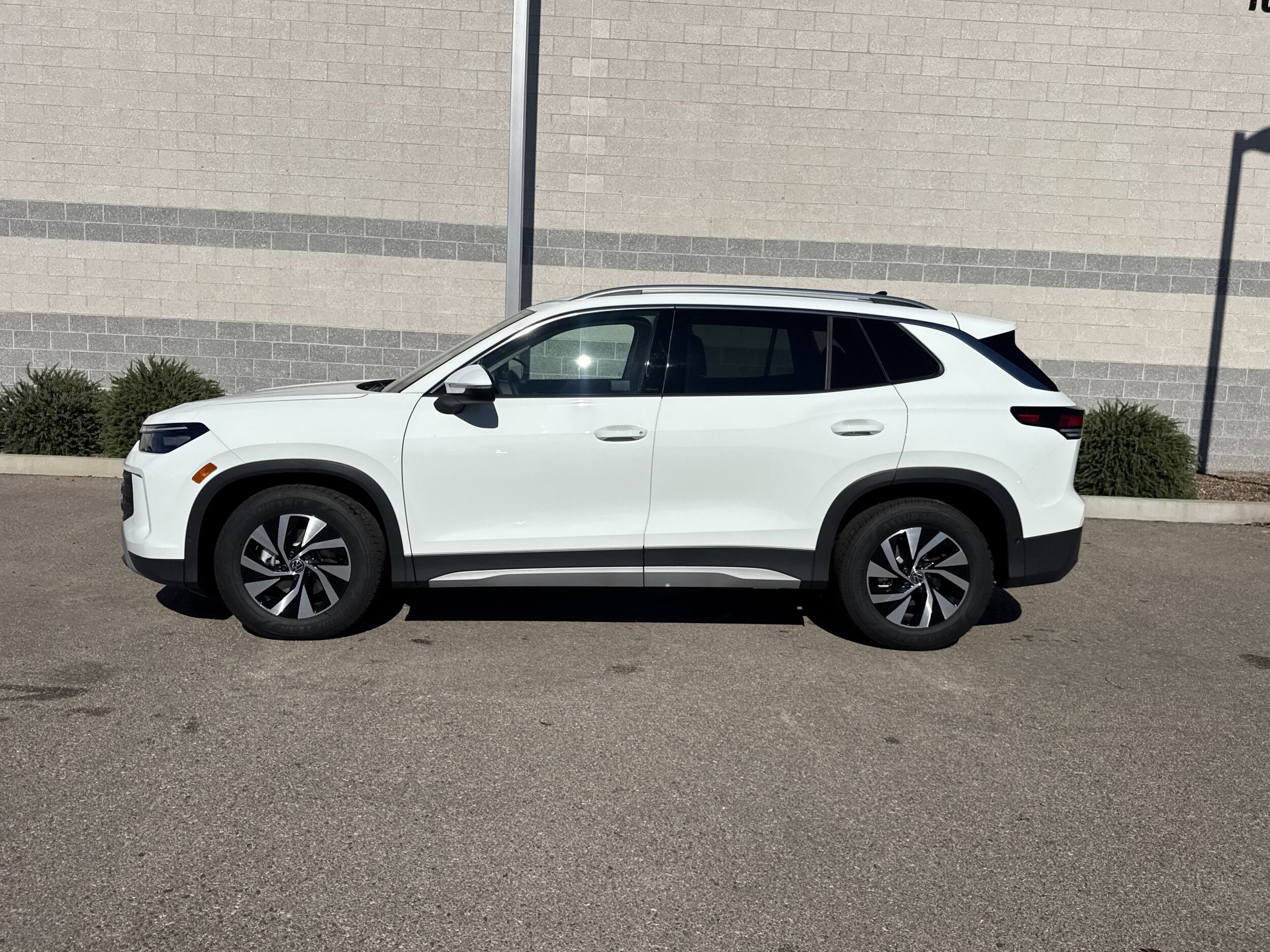 2026 Volkswagen Tiguan S photo 2