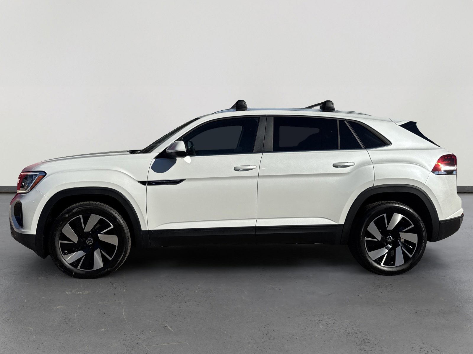 2026 Volkswagen Atlas Cross Sport SE Technology photo 2