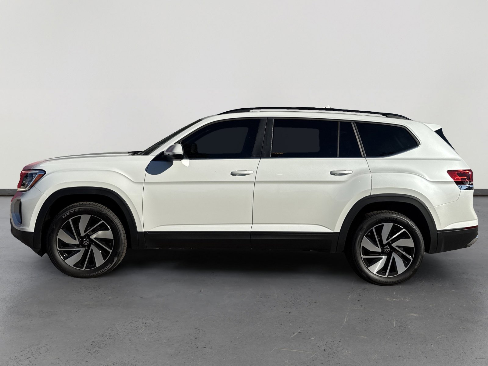 2026 Volkswagen Atlas SE Technology photo 2