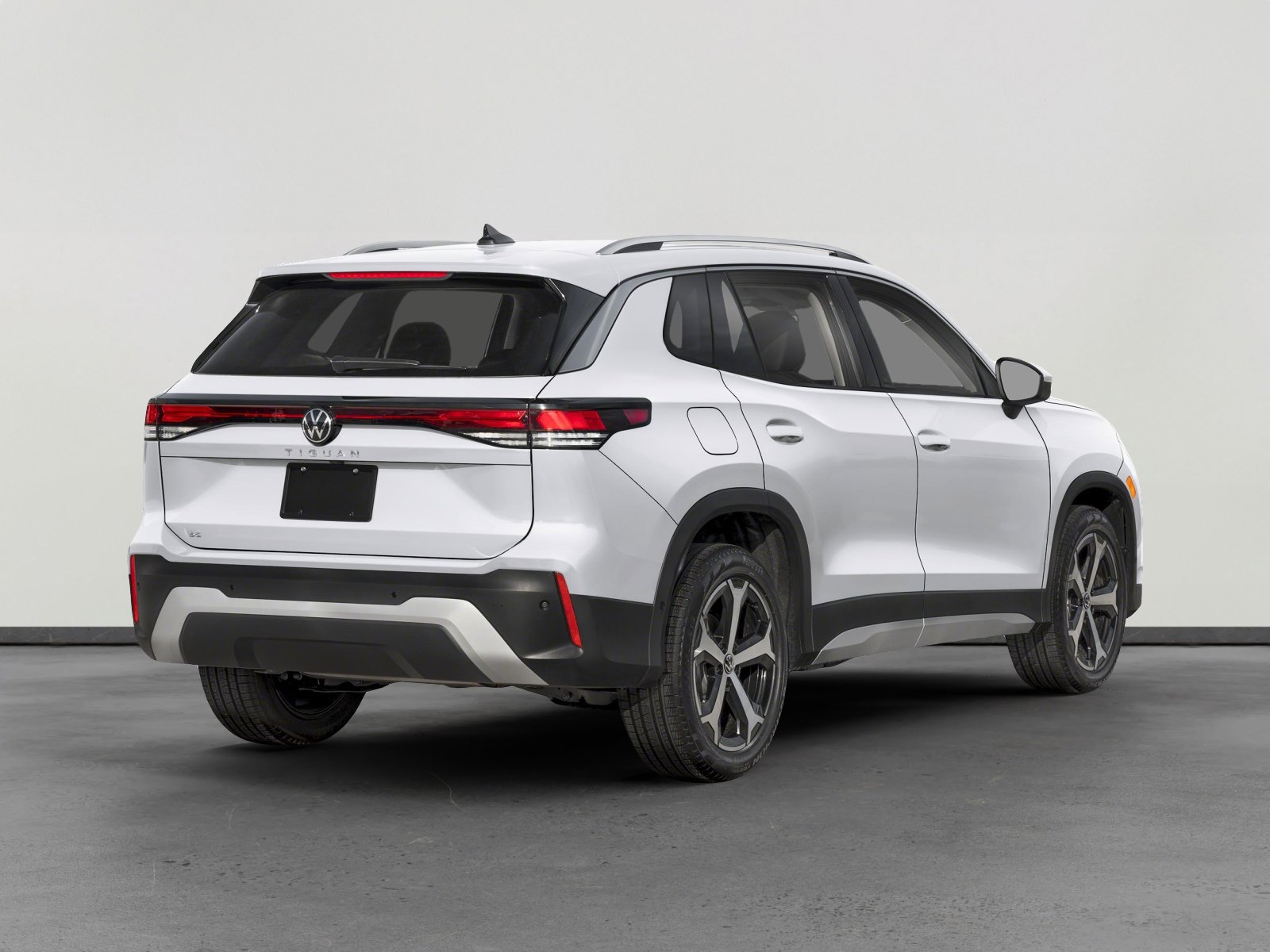 2025 Volkswagen Tiguan SE photo 2
