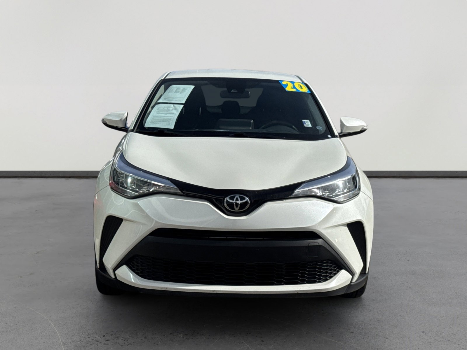 2020 Toyota C-HR LE photo 2