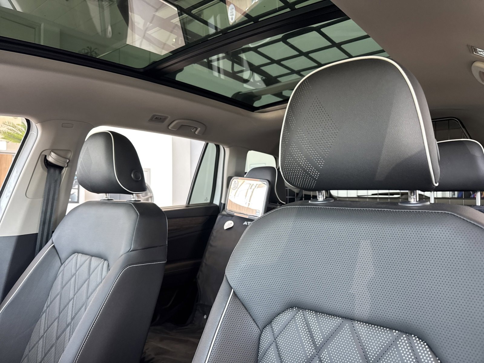 2026 Volkswagen Atlas SEL Premium R-Line - Photo 20