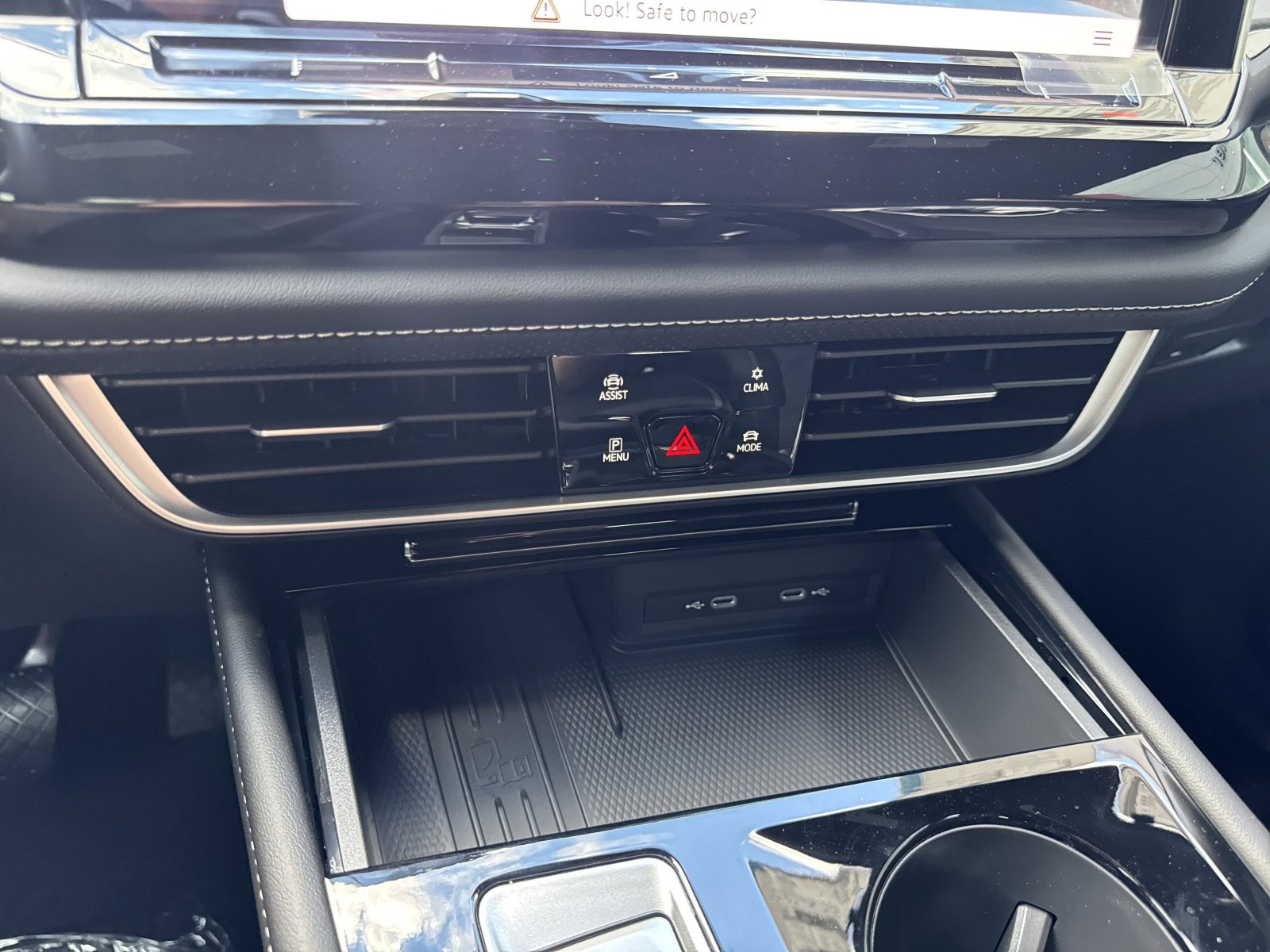 2026 Volkswagen Atlas Cross Sport SE w/Tech - Photo 28