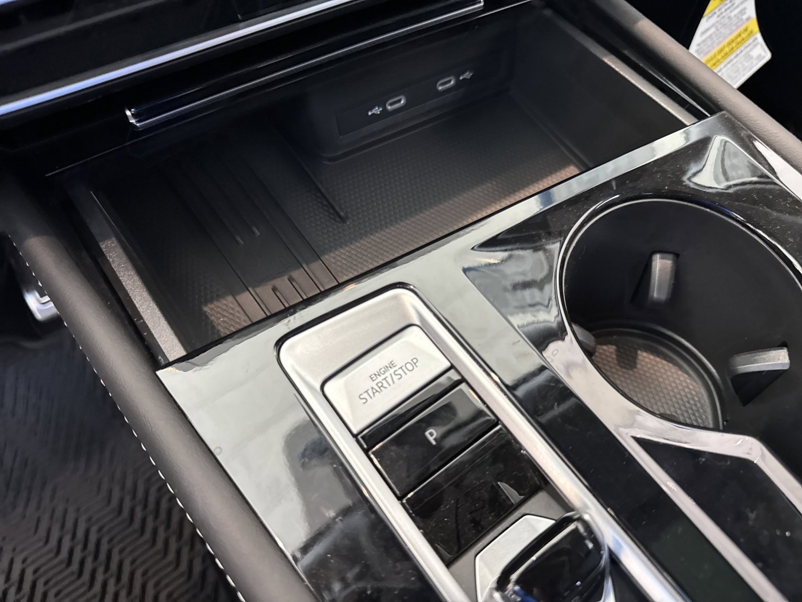 2026 Volkswagen Atlas SEL Premium R-Line - Photo 31