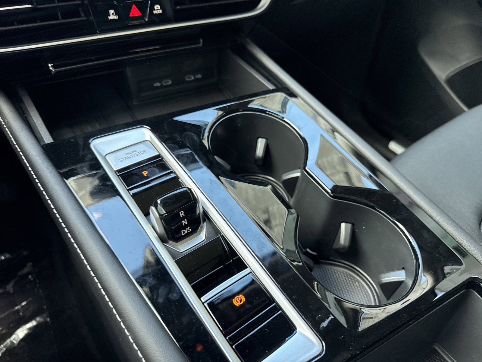 2026 Volkswagen Atlas SE w/Tech - Photo 25