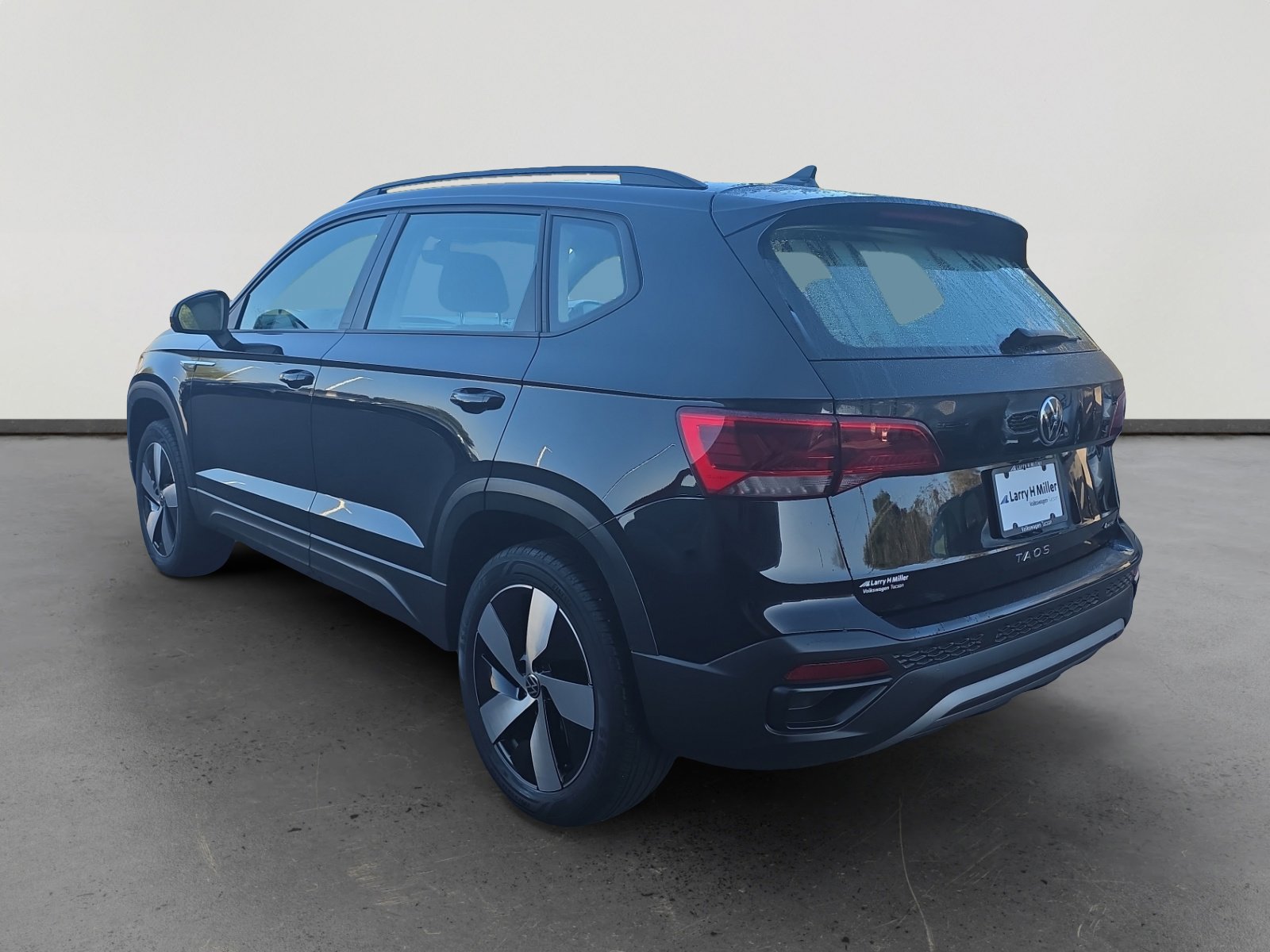 2023 Volkswagen Taos S photo 3