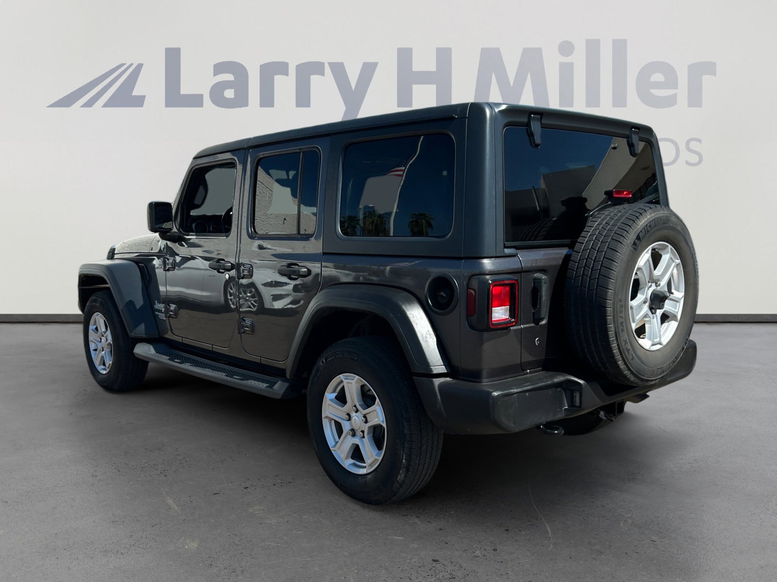 2018 Jeep Wrangler Unlimited Sport S photo 4