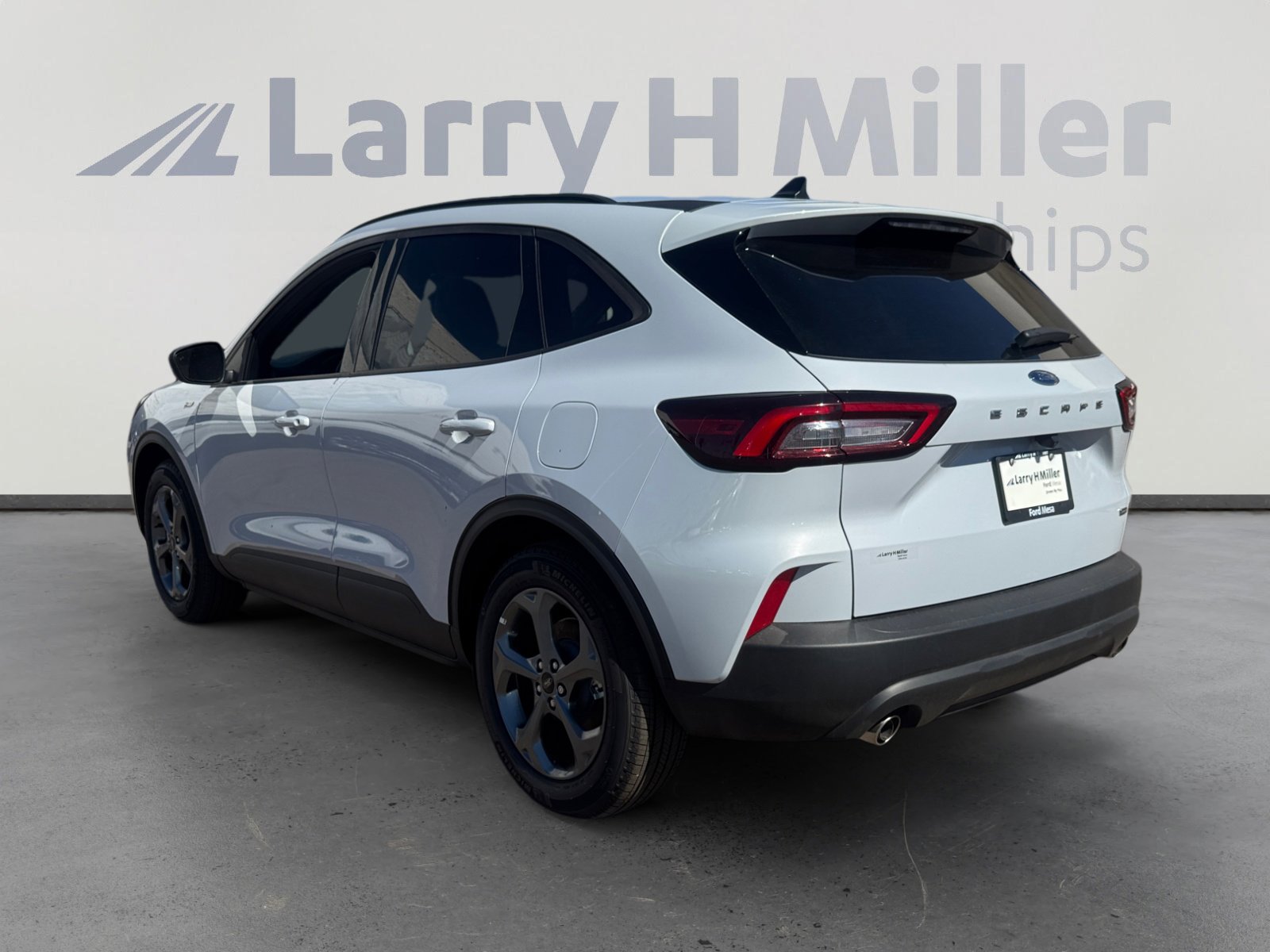 2025 Ford Escape ST-Line photo 4