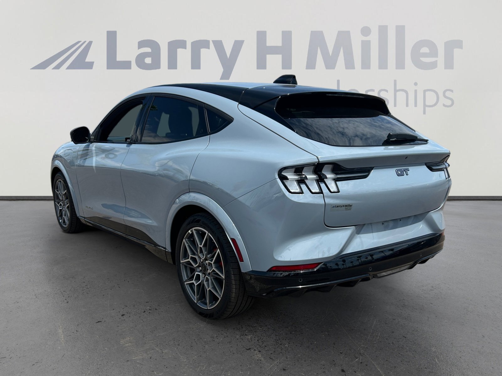 2025 Ford Mustang Mach-E GT photo 4