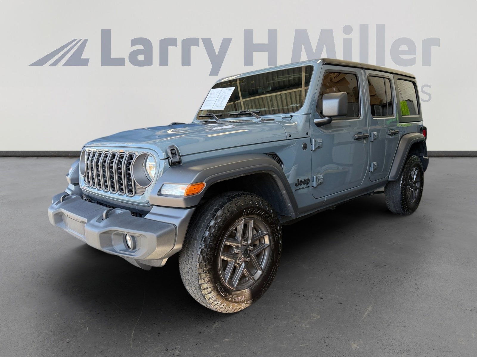 2024 Jeep Wrangler Sport S's photo