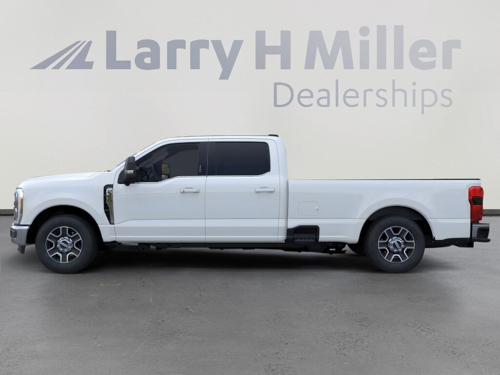 New 2026 Ford F-350 Lariat Truck Crew Cab