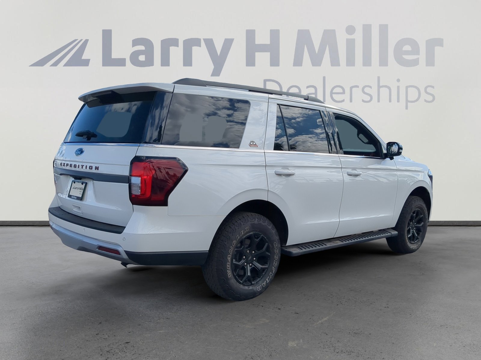 2024 Ford Expedition Timberline photo 3