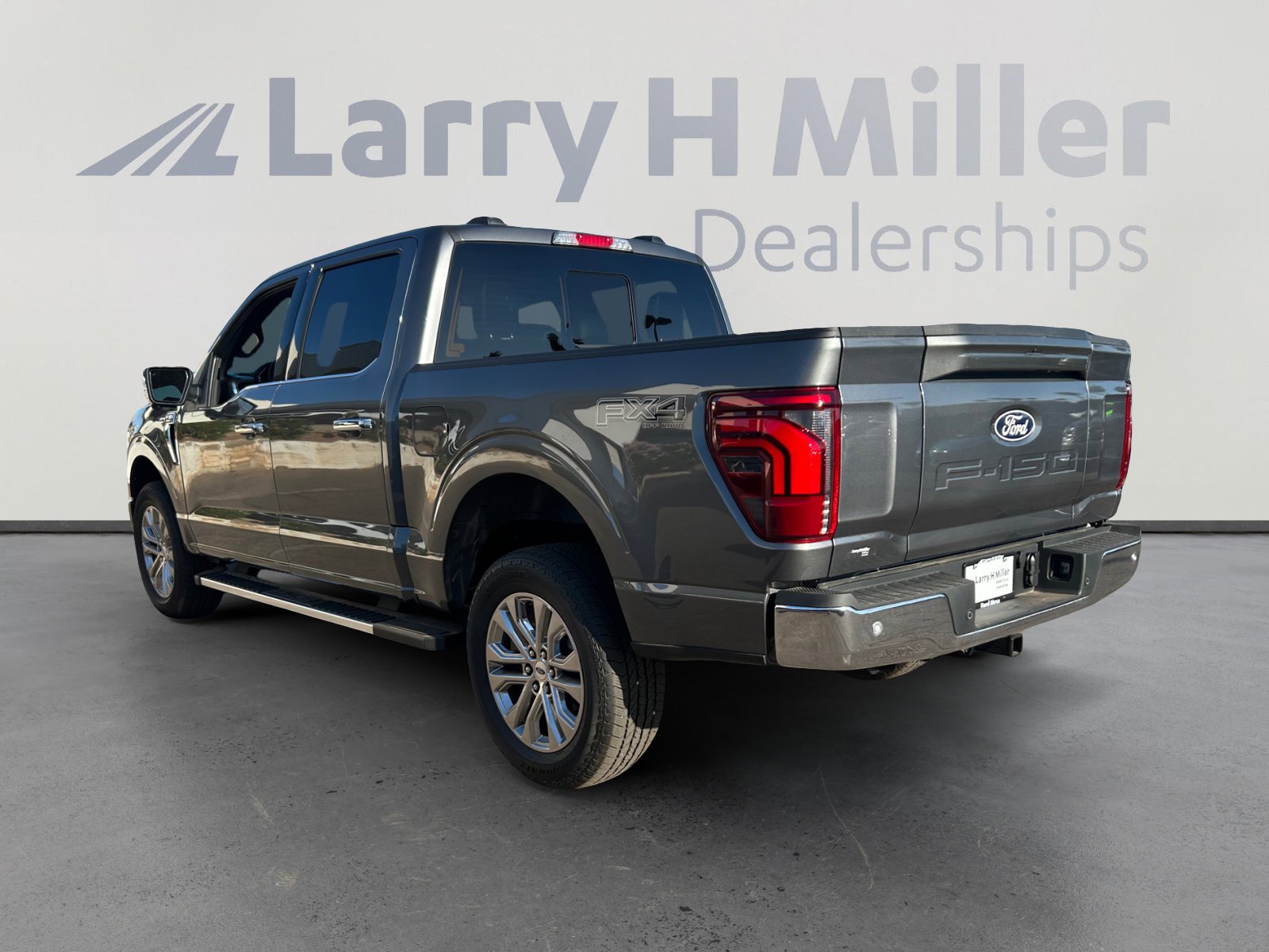 2025 Ford F-150 Lariat photo 4