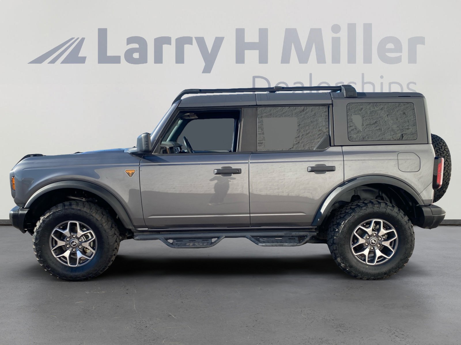 2023 Ford Bronco Badlands photo 3