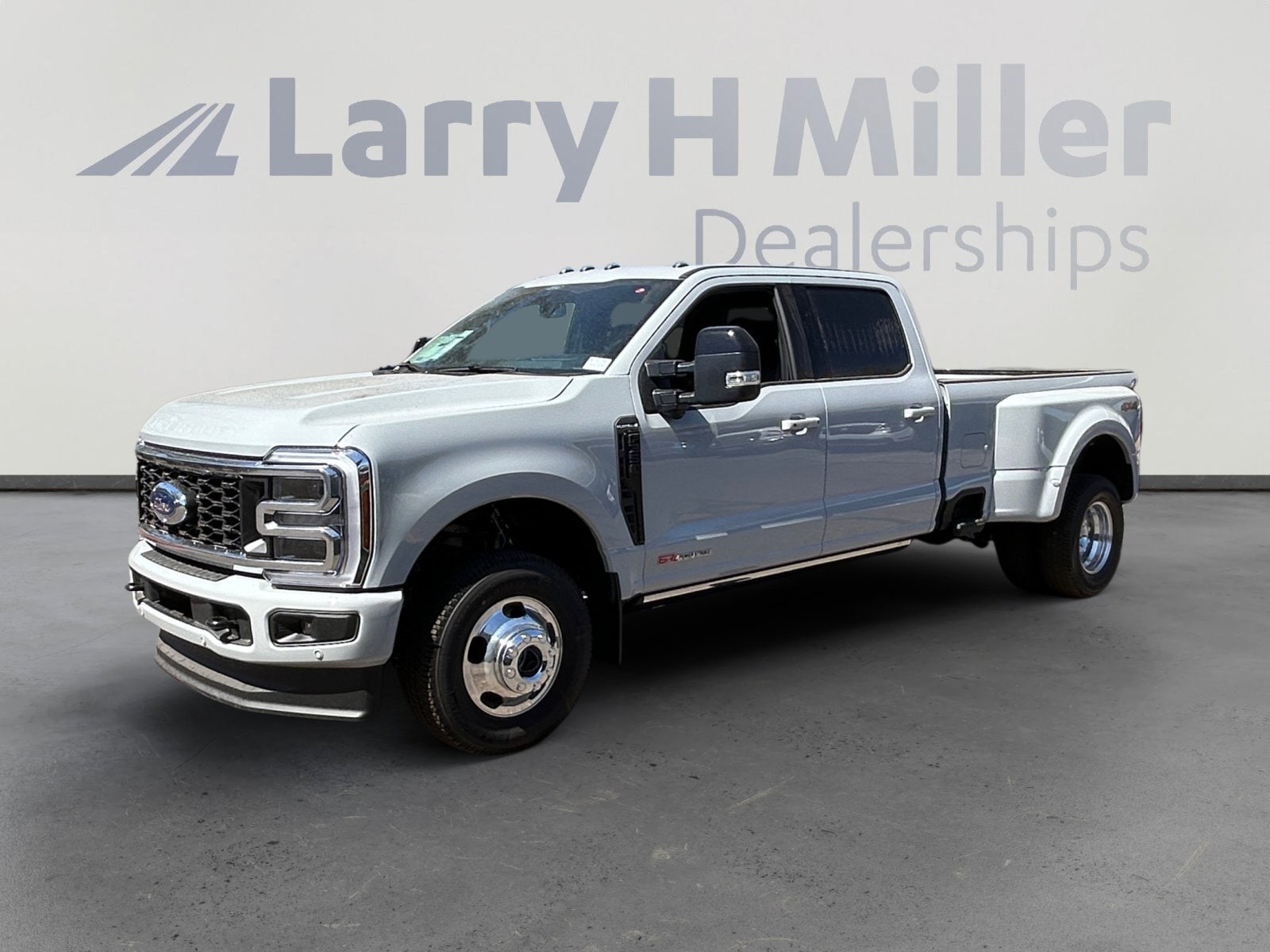 2026 Ford F-350 Platinum 4x4 Crew Cab 8' Box DRW's photo